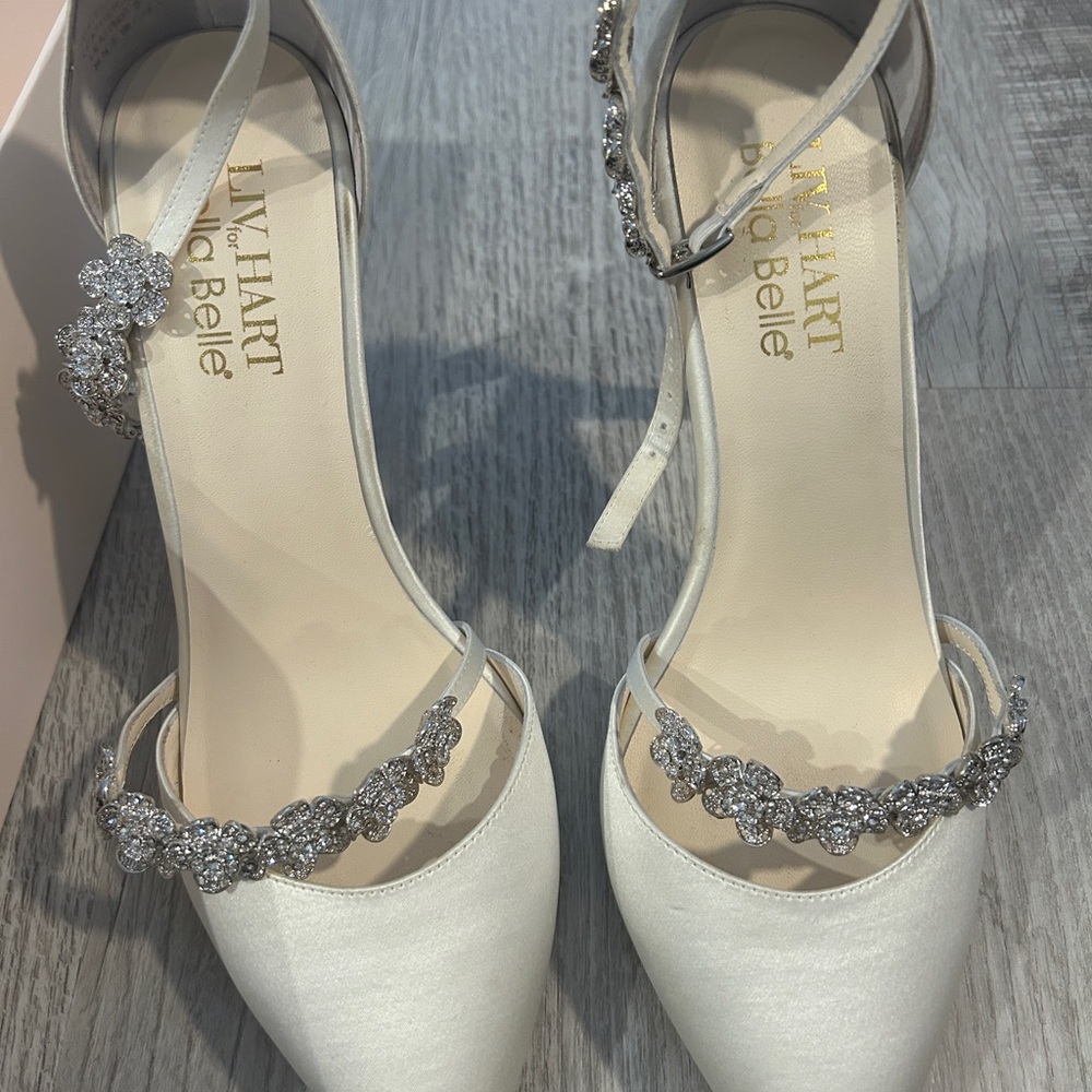 Luxe White Satin Heels with Crystal Embellishments - Picture 3 of 10
